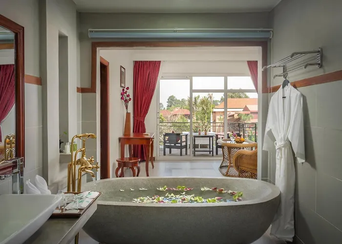 Sala & 5* Siem Reap